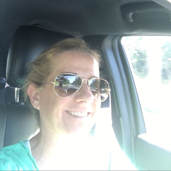 Meet your Posher, Bernadette - Picture 2 of 2